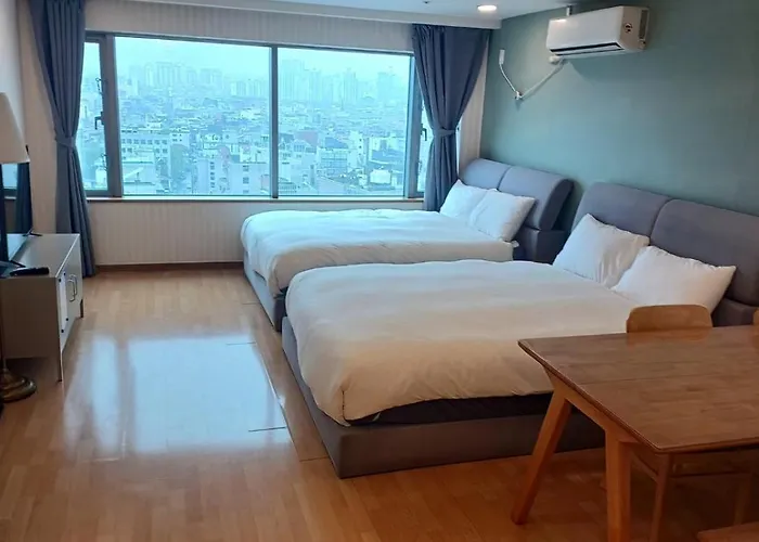 Apartamento Hongdae Guesthouse4 - 1min From Hongik Uni Station Exit #1 Seúl