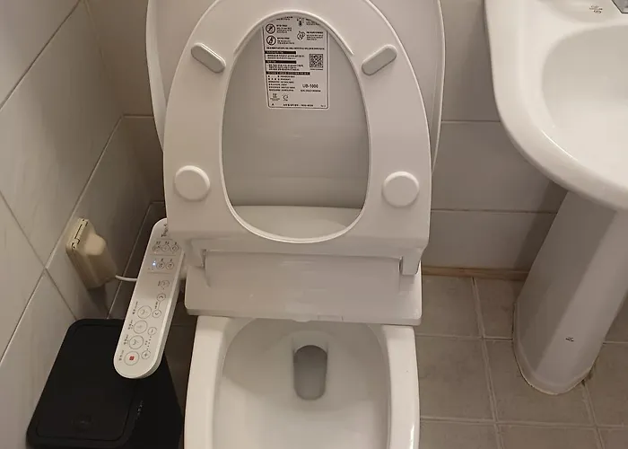 Hongdae Guesthouse4 - 1min From Hongik Uni Station Exit #1 Apartamento Seúl