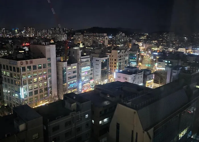 Hongdae Guesthouse4 - 1min From Hongik Uni Station Exit #1 Apartamento Seúl