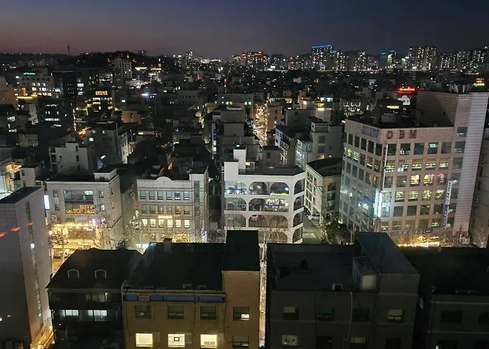 Hongdae Guesthouse4 - 1min From Hongik Uni Station Exit #1