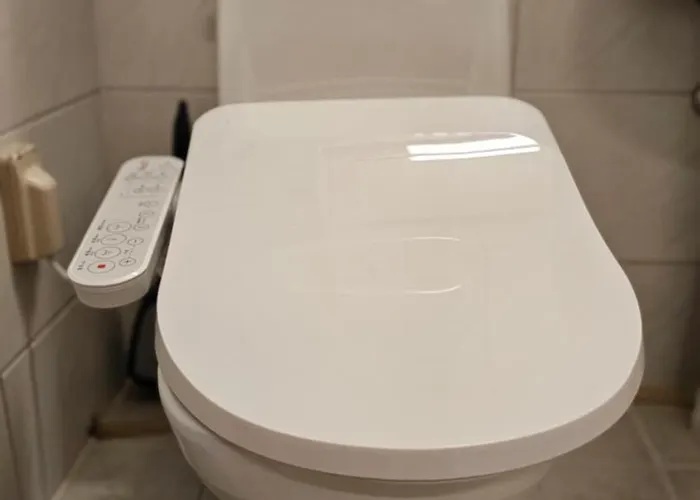 Hongdae Guesthouse4 - 1min From Hongik Uni Station Exit #1 *